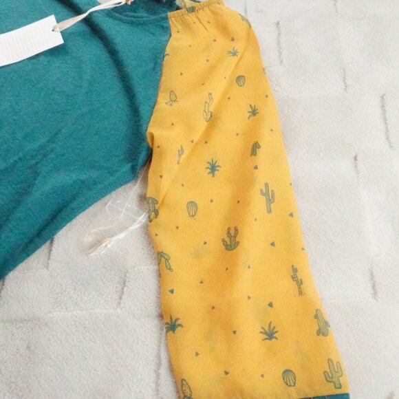 Mod Cloth Moxie Mastery Desert Cactus Sheer Sleeve Raglan Tee Womens Small - Picture 2 of 9